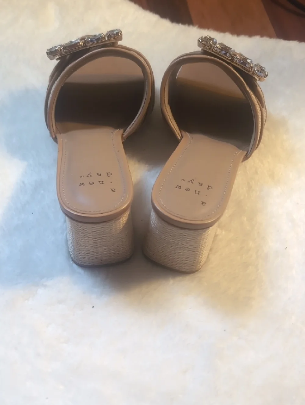 a new day Tan Jeweled Buckle Block Heel Slide Mules Size 8.5 - Picture 4 of 10